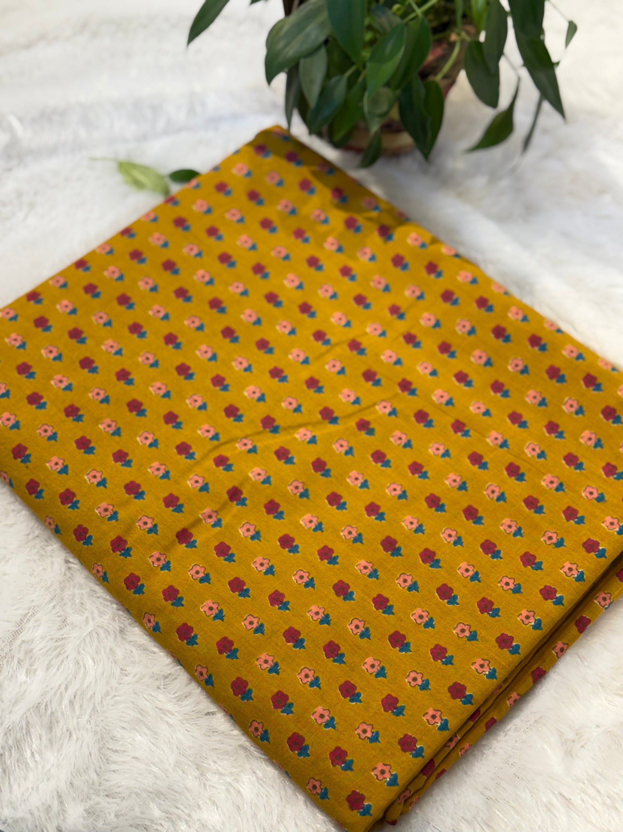 cotton fabric with pink floral design_013