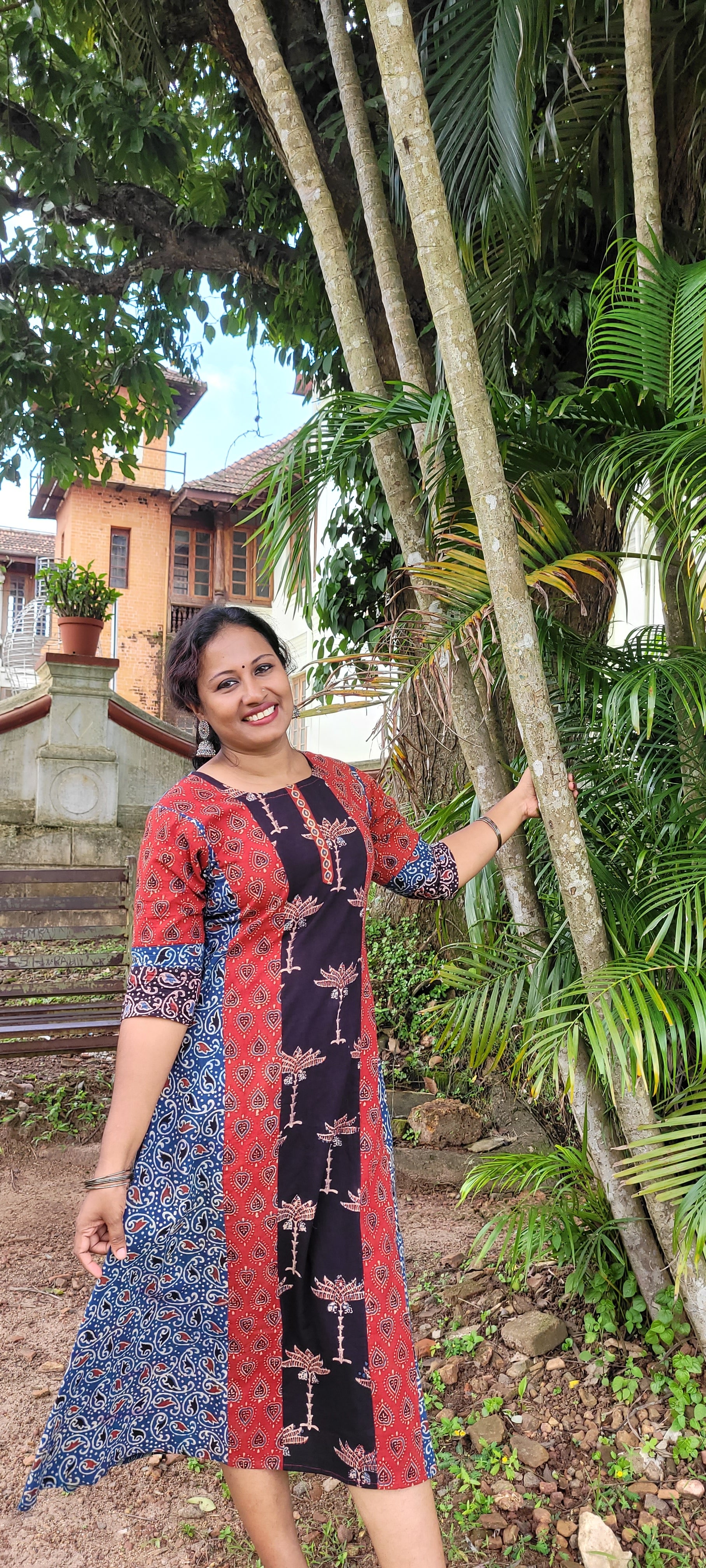 Theertha black